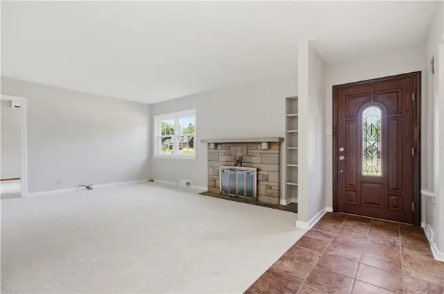 407 Vineyard Dr gallery image 19