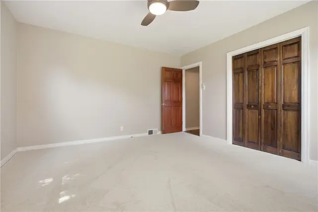 407 Vineyard Dr gallery image 25