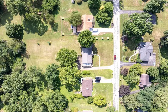 407 Vineyard Dr gallery image 26