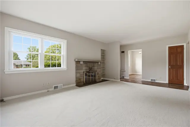 407 Vineyard Dr gallery image 27