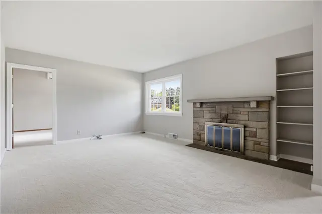 407 Vineyard Dr gallery image 28