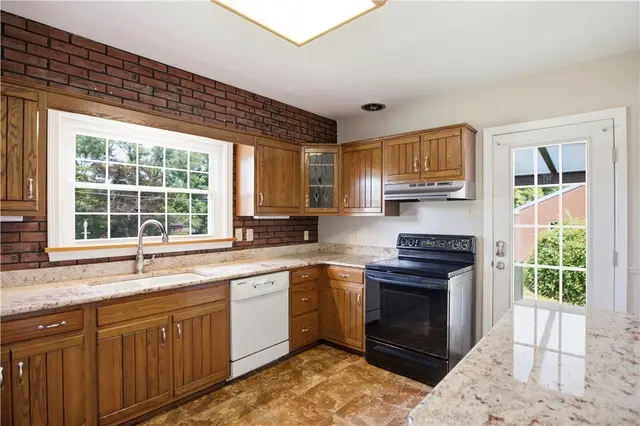 407 Vineyard Dr gallery image 36