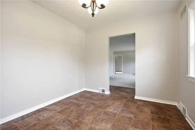 407 Vineyard Dr gallery image 37