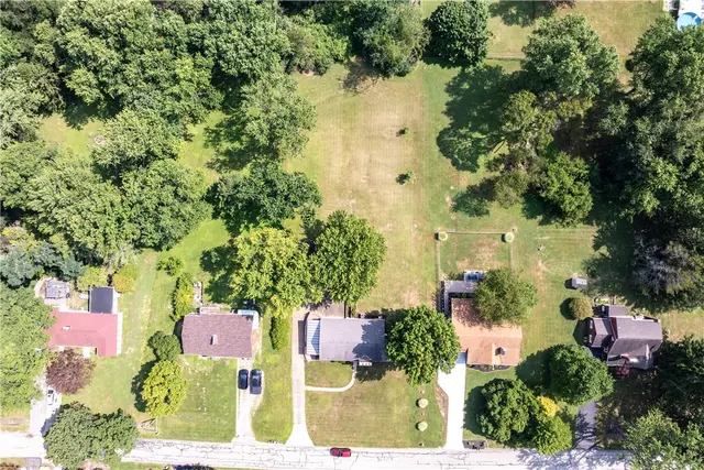 407 Vineyard Dr gallery image 39