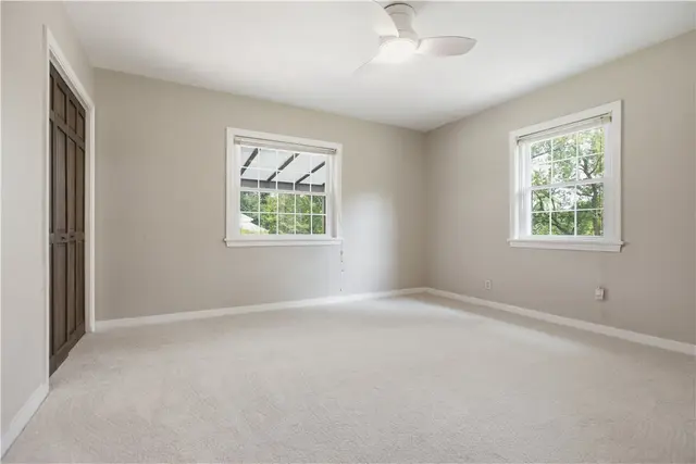 407 Vineyard Dr gallery image 42