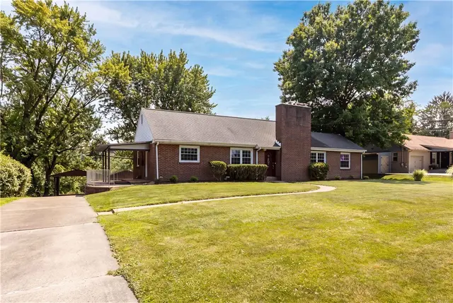 407 Vineyard Dr