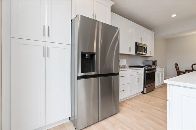 407 Walnut Ct gallery image 6