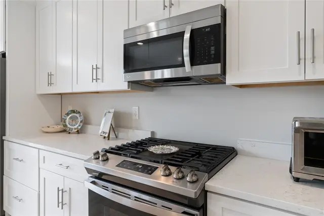 407 Walnut Ct gallery image 7