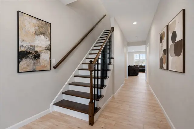 407 Walnut Ct gallery image 10