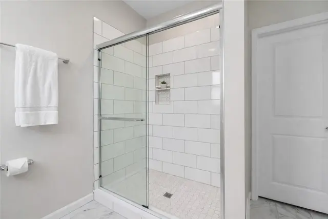 407 Walnut Ct gallery image 13