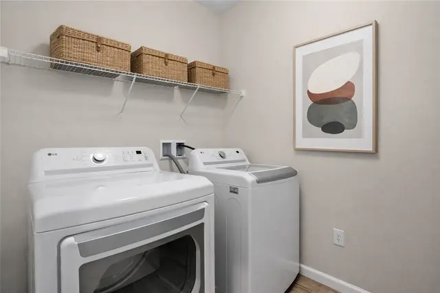 407 Walnut Ct gallery image 18