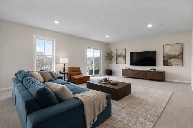 407 Walnut Ct gallery image 21