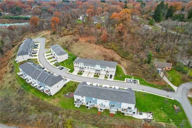 407 Walnut Ct gallery image 26