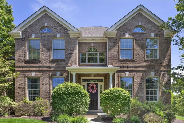 408 Honey Locust Dr gallery image 2
