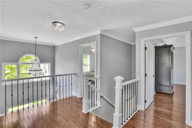 408 Honey Locust Dr gallery image 5