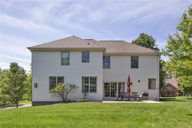 408 Honey Locust Dr gallery image 11