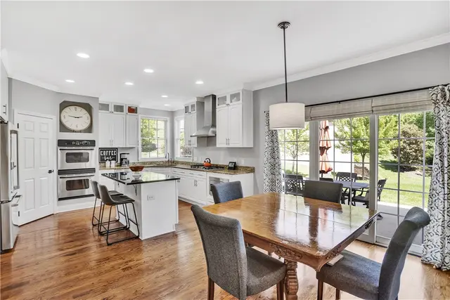 408 Honey Locust Dr gallery image 19