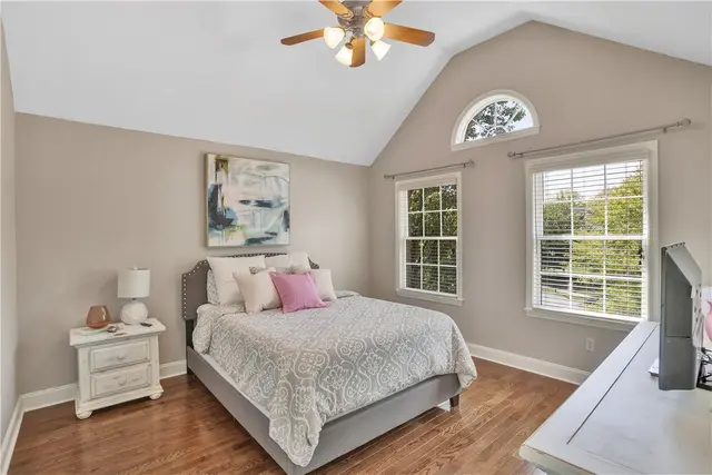 408 Honey Locust Dr gallery image 20