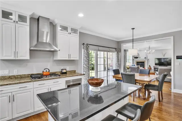 408 Honey Locust Dr gallery image 22