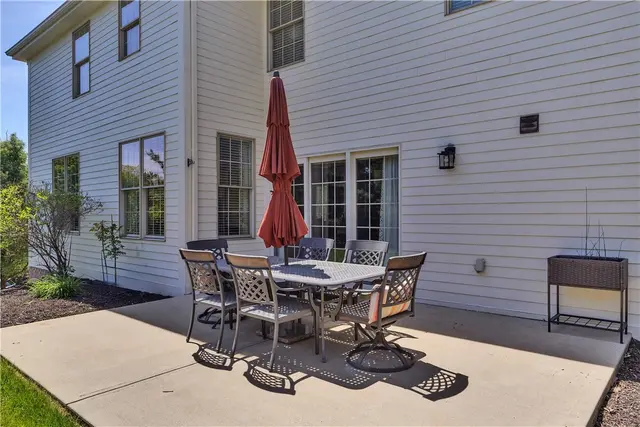 408 Honey Locust Dr gallery image 25