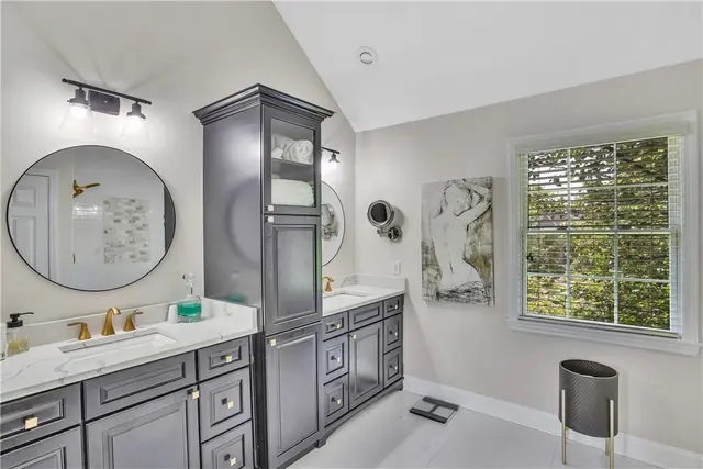 408 Honey Locust Dr gallery image 31