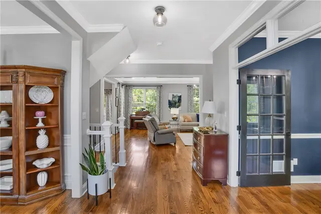 408 Honey Locust Dr gallery image 33