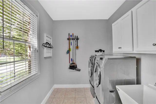 408 Honey Locust Dr gallery image 38