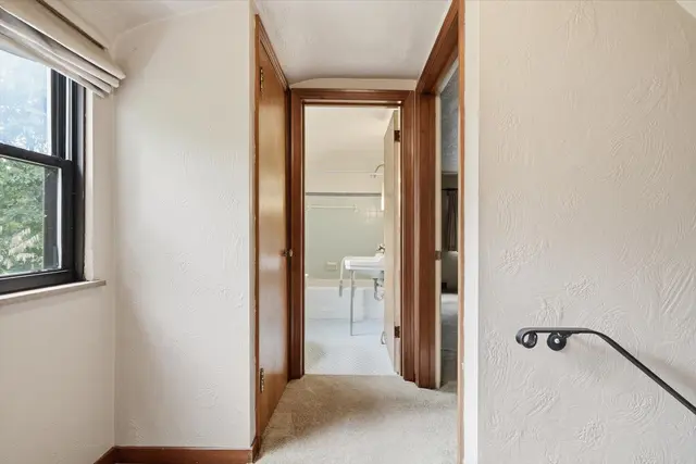 408 Vineyard DRIVE gallery image 3