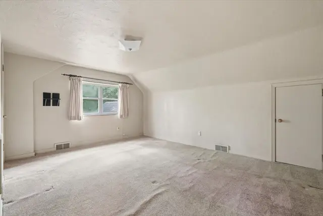 408 Vineyard DRIVE gallery image 4