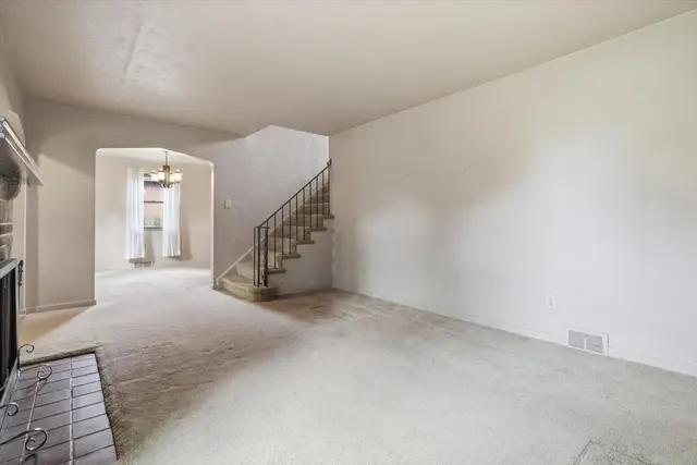 408 Vineyard DRIVE gallery image 10