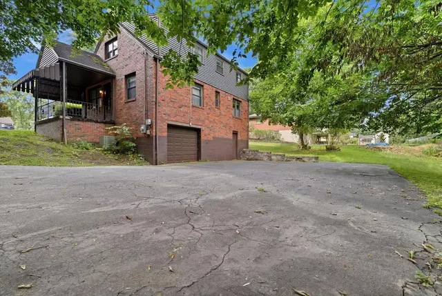 408 Vineyard DRIVE gallery image 15