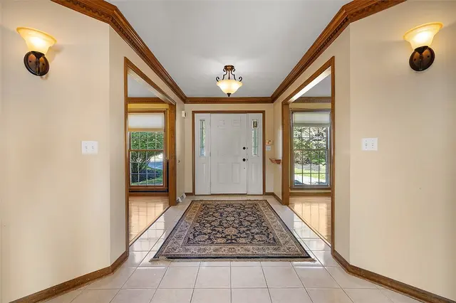 409 Bryn Ct gallery image 2