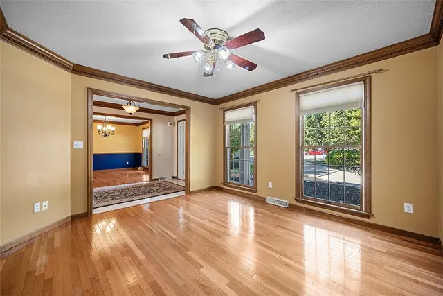 409 Bryn Ct gallery image 3