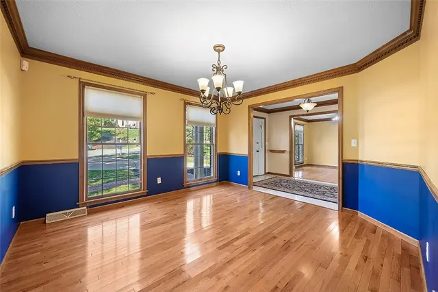 409 Bryn Ct gallery image 4