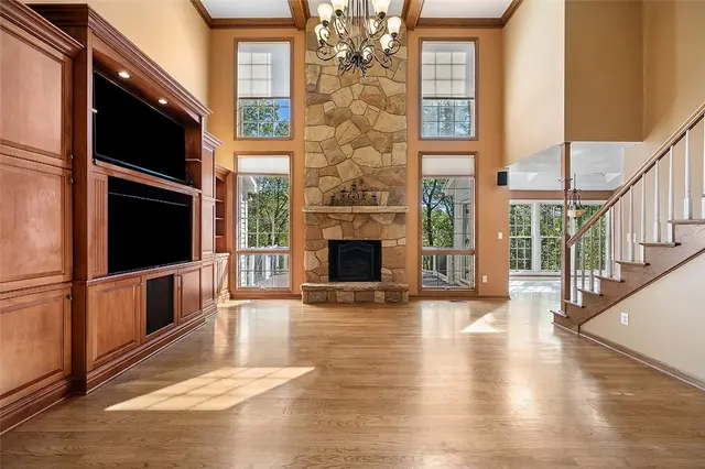 409 Bryn Ct gallery image 5