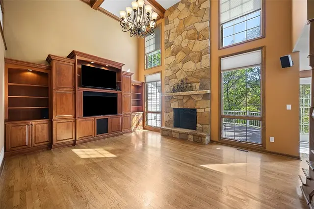 409 Bryn Ct gallery image 6