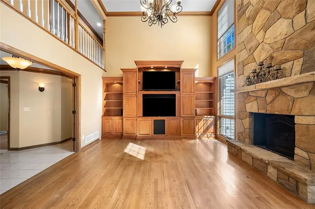 409 Bryn Ct gallery image 8