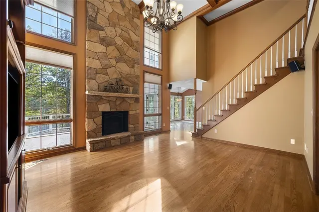 409 Bryn Ct gallery image 9