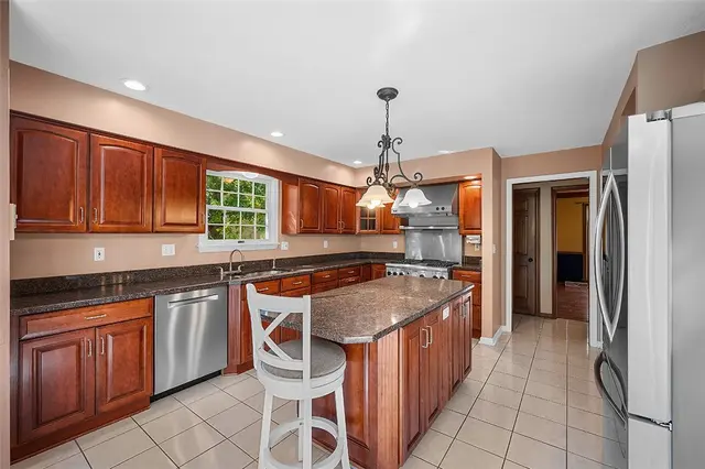 409 Bryn Ct gallery image 13