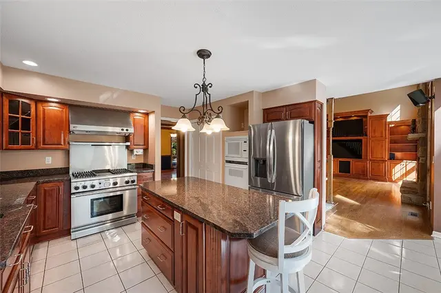 409 Bryn Ct gallery image 14