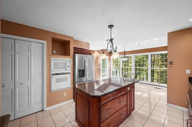 409 Bryn Ct gallery image 15