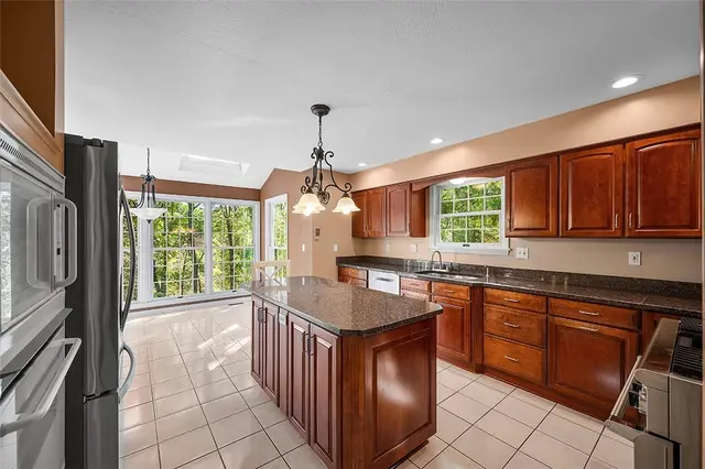 409 Bryn Ct gallery image 16