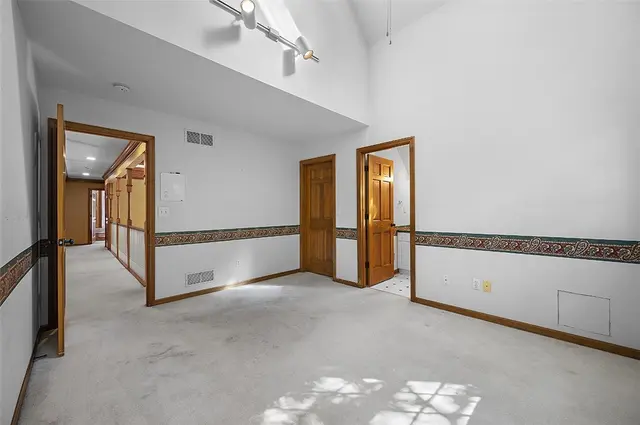 409 Bryn Ct gallery image 23