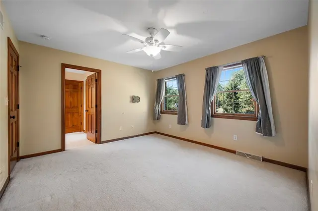409 Bryn Ct gallery image 27