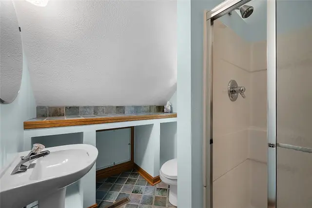 409 Bryn Ct gallery image 30