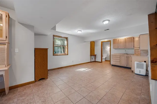 409 Bryn Ct gallery image 35