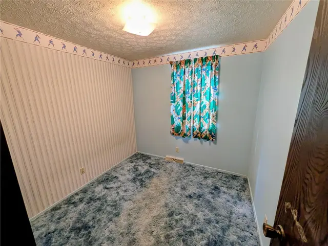 409 Farmington Rd gallery image 3