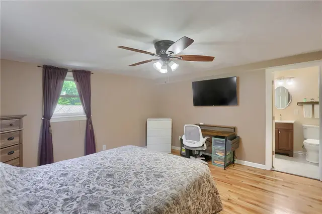 409 Shoreham Dr gallery image 4