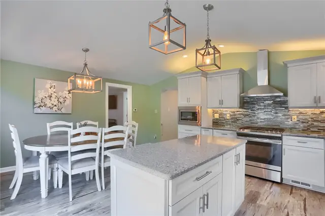 409 Shoreham Dr gallery image 21