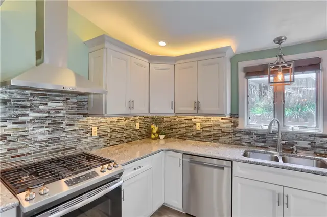 409 Shoreham Dr gallery image 24